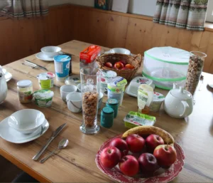 Ontbijt tijdens retraite voor ondernemers Oostenrijkse Alpen